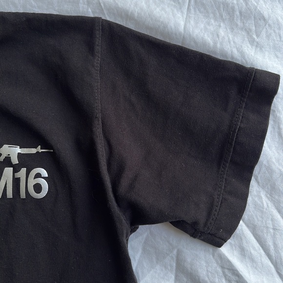 Boys black tee shirt . - Picture 3 of 7